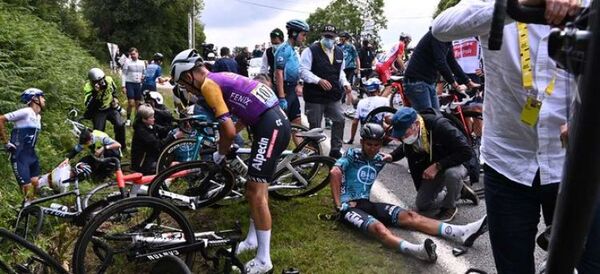 Condenada a una multa la espectadora de la pancarta que provocó caída masiva en el Tour