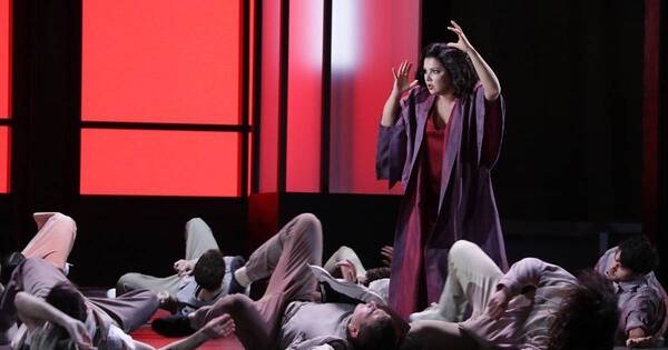 La Nación / Scala de Milán abre con versión de “Macbeth” al estilo “Inception”