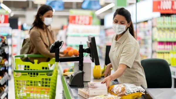 Regalarán kit de alimentos a los que se vacunen contra Covid en los súper