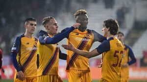 Mayoral y Abraham decoran una discreta fase de grupos de Roma