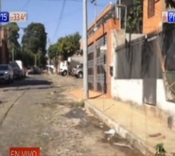 Vecinos del barrio San Vicente denuncian desidia de la Essap - Paraguay.com