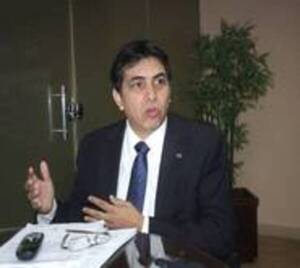 Ex contralor denunciado por corrupción se presenta para ir a prisión - Paraguay.com