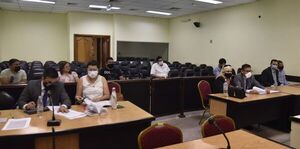 Enfrentarán juicio oral aduaneros y militar que fueron filmados recibiendo una supuesta coima - Nacionales - ABC Color