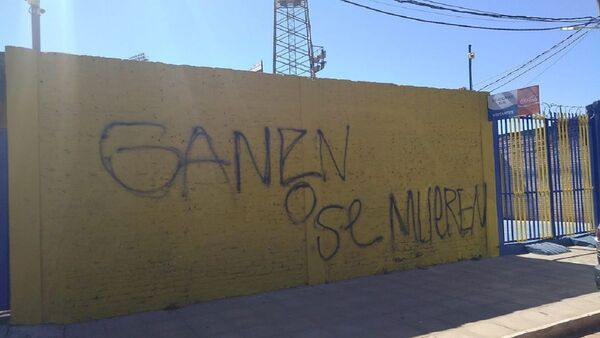 Refuerzan seguridad ante amenazas a jugadores de Luqueño