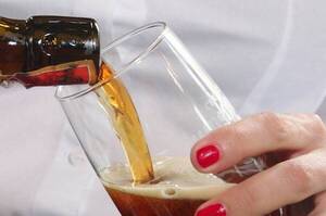 Crónica / Cerveza ayuda a pillar tumor: ¡Vale un trago!
