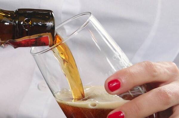 Crónica / Cerveza ayuda a pillar tumor: ¡Vale un trago!