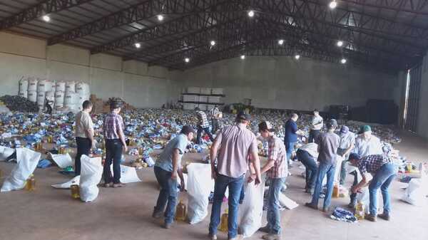 Familia Reimer inició entrega de víveres a comunidades para cumplir con el EPP - Megacadena — Últimas Noticias de Paraguay