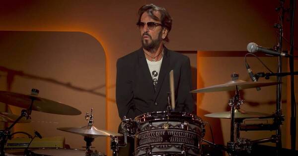 La Nación / Cómo tocar la batería a lo Ringo Starr a través de un curso virtual