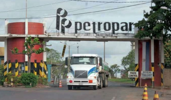 Petropar reduce los precios de sus combustibles hasta fin de mes