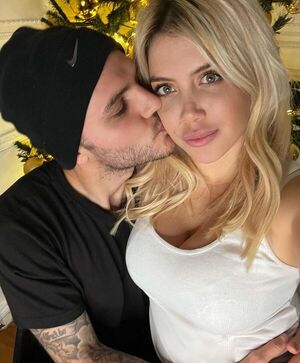 Un romántico Mauro Icardi saludó a Wanda Nara por sus 35 años - Gente - ABC Color