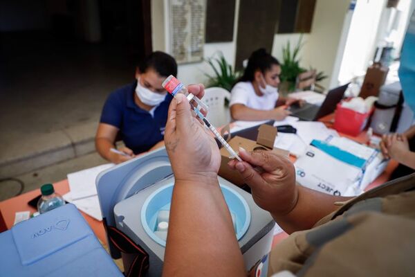 Anuncian kits de regalo para los que se vacunen en supermercados - Nacionales - ABC Color