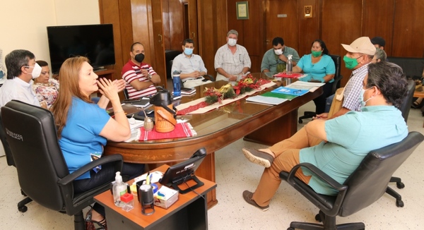 Gobierno avanza en regularización consensuada de tierras en Marina Cue - .::Agencia IP::.