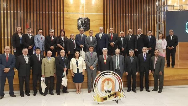 Rector de la UNE participó de aniversario de la UNI