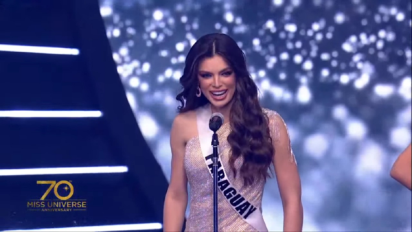 Nadia Ferreira se presenta en la gala preliminar de Miss Universo 2021
