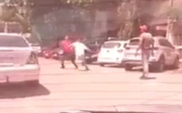 Cuidacoches apuñala a un médico en el estacionamiento del IPS - Noticiero Paraguay