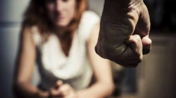 Una mujer fue golpeada brutalmente por su pareja y su suegro tras una discusión en Luque