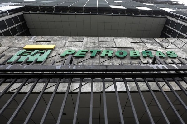Petrobras perfora con éxito el pozo más profundo de la historia de Brasil