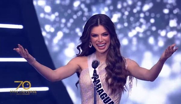 Nadia Ferreira ya peló bikini en Israel (video)
