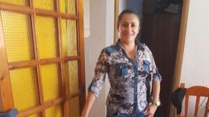 Mandaba plata desde España a su marido, volvió y pilló que ya vivía con otra