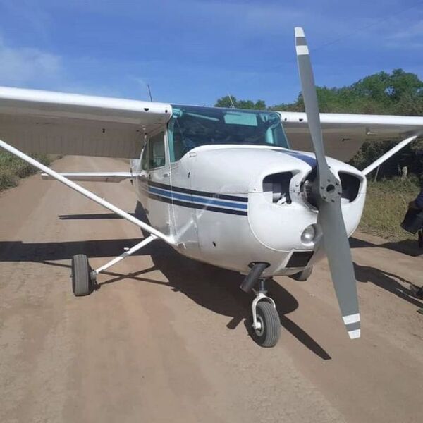 Recuperan avioneta denunciada como hurtada en Loma Plata