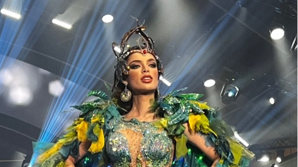 Nadia Ferreira deslumbró con su traje alegórico inspirado en el mainumby