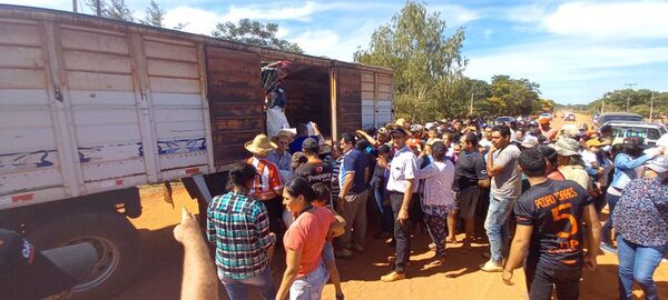 Padre de menonita secuestrado repartió víveres y pidió liberación de su hijo - Nacionales - ABC Color