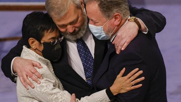Los periodistas críticos con el poder Maria Ressa y Dmitri Muratov reciben el Nobel de la Paz