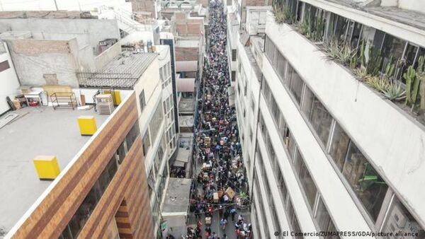 Perú exige certificado de vacunación en espacios públicos