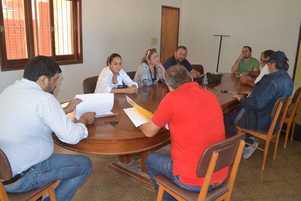 Concejales departamentales en Alto Paraguay perciben millonaria dieta y no sesionan desde agosto - Noticias del Chaco - ABC Color