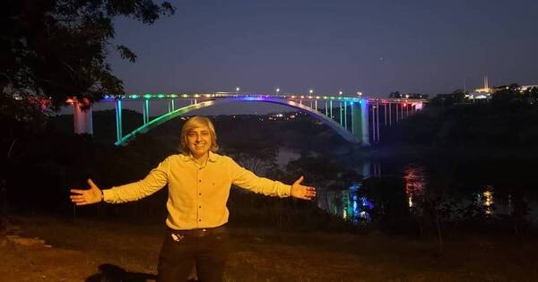 La Nación / Luz navideña para el Puente de la Amistad
