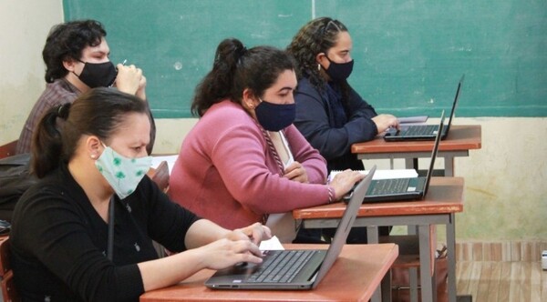 Preparan plan para mejorar la formación de docentes