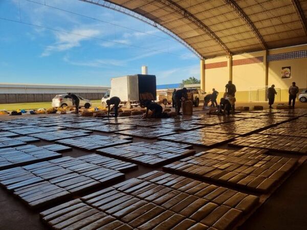 SENAD incautó 9 toneladas de marihuana y 2 vehículos en la Colonia Santa Clara de Cerro Cora