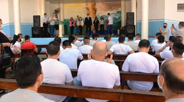 PPL de Tacumbú culminaron la secundaria y varios ya piensan en la universidad - .::Agencia IP::.
