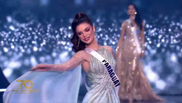 ¡Nadia deslumbró al universo con su belleza!
