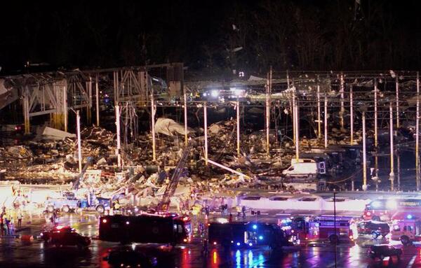 Registran 50 muertos, tras ola de tornados en EE.UU