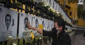 La Nación / “Paseo de los Héroes”: en Perú honran a 551 médicos muertos por COVID-19