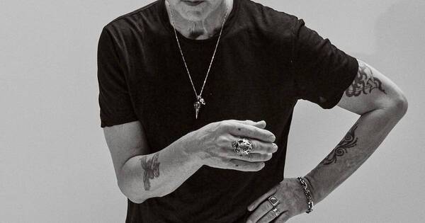 La Nación / El líder de Depeche Mode, Dave Gahan reaparece como un “Impostor”