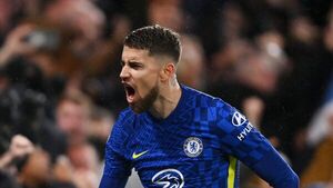 Jorginho da el triunfo al Chelsea y frena al Leeds