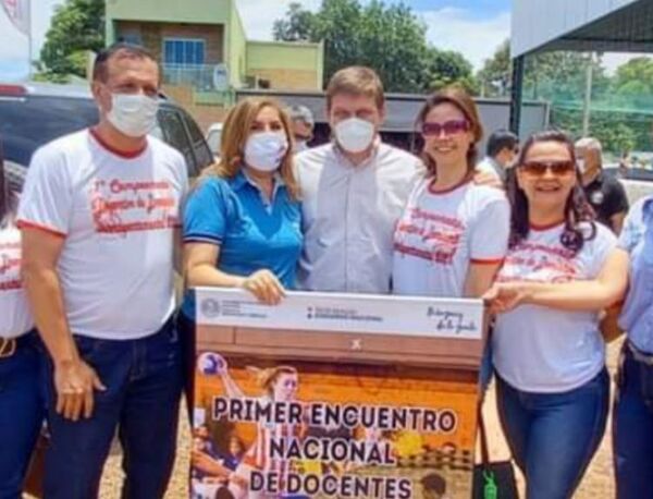 Profesores hacen un campeonato para promocionar figura del Ministro de Educación en Amambay