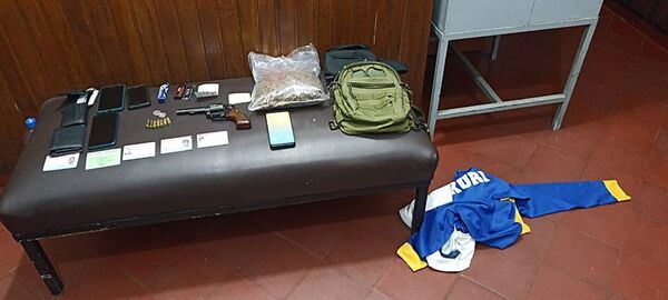 Detienen a simpatizantes luqueños con arma de fuego y drogas - Nacionales - ABC Color