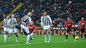 Ibrahimovic rescata al Milan con una acrobacia