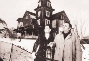Crónica / ED Y LORRAINE WARREN. Los investigadores paranormales más famosos
