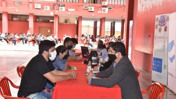 Menos gente quedó sin trabajo en 2021