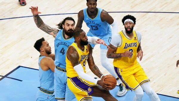 Lakers se reponen ante Oklahoma City