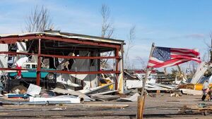Una serie de tornados deja decenas de muertos y devastación en EEUU
