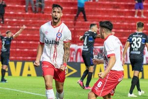 Gabriel Ávalos despide el año con gol y triunfo en Argentinos Juniors