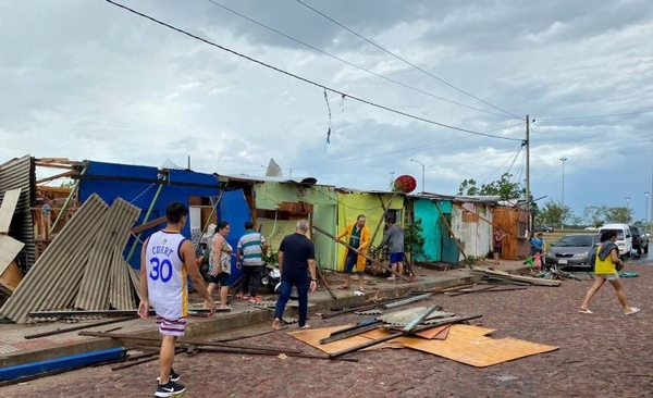 Diario HOY | Destrozos tras temporal: más de 30 viviendas se vinieron abajo en la Chacarita