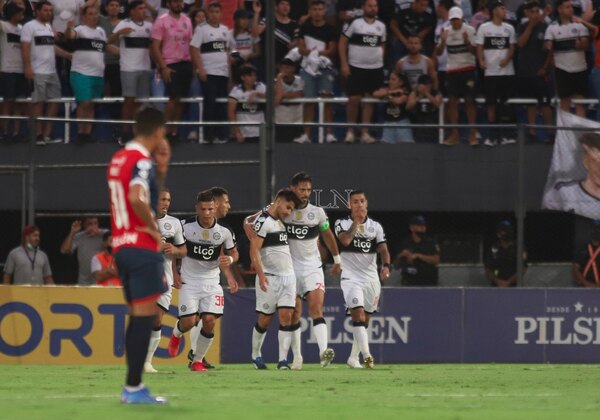 ¡Bombazo! Roque Santa Cruz anuncia que se va de Olimpia