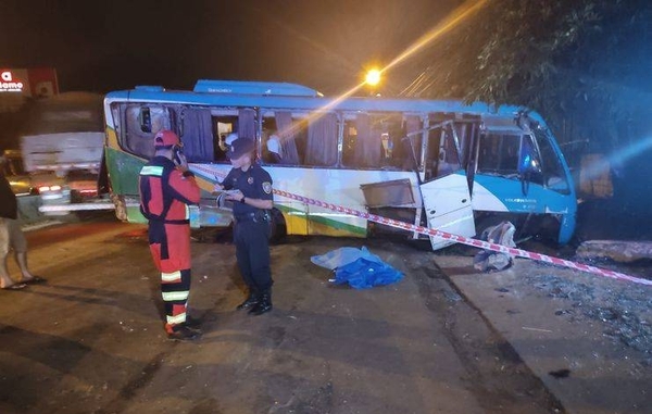 Diario HOY | Mujer pierde la tras vuelco de bus en Capiatá
