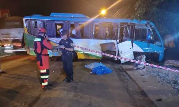 Capiatá: Mujer pierde la vida tras vuelco de bus - OviedoPress